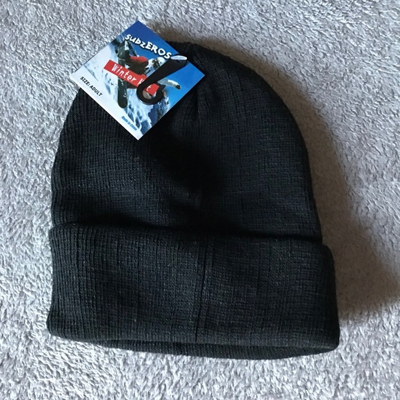 5 Knit Winter Beanie Hats - Picture 4 of 6